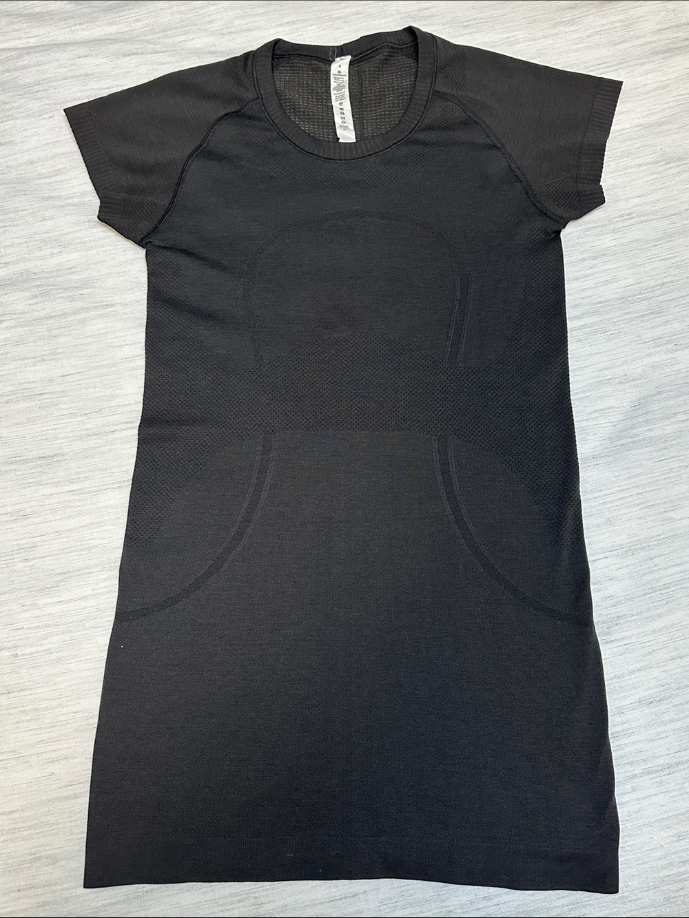 Lululemon Swiftly Tech shirt - Picture 3 of 7